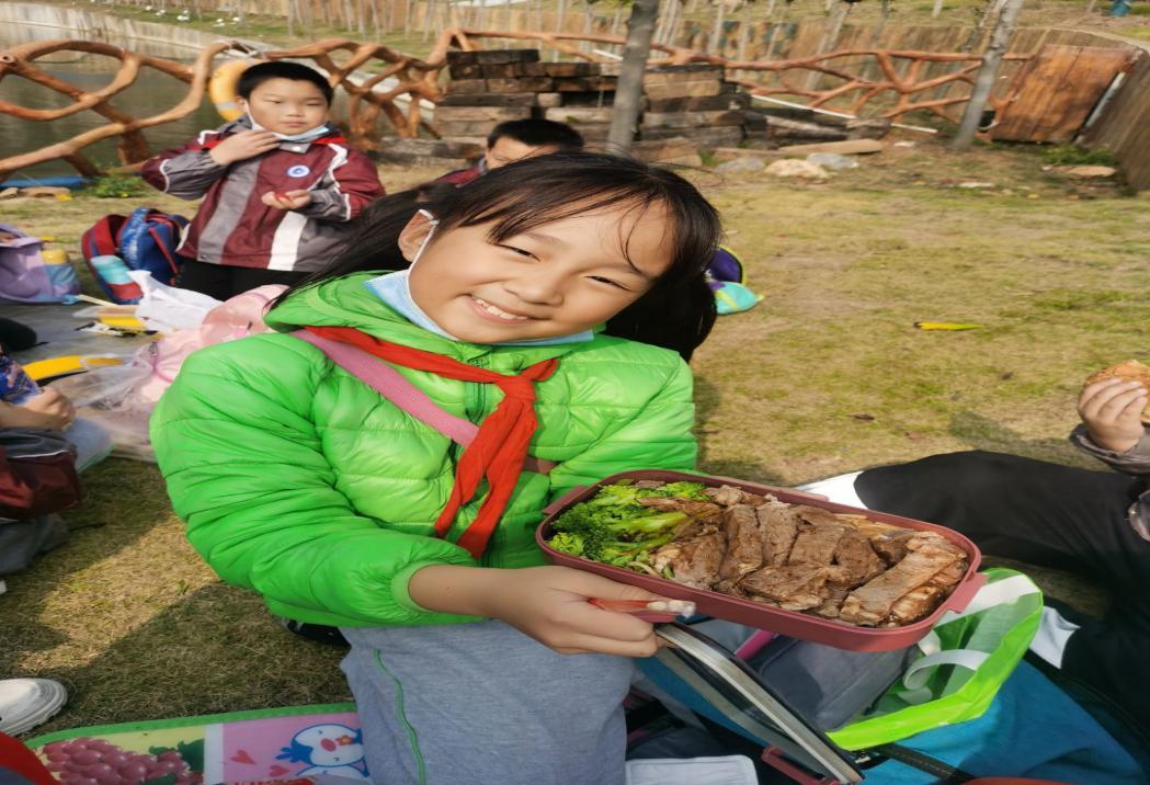 追寻深秋童话  探秘动物王国_html_5444c758.jpg