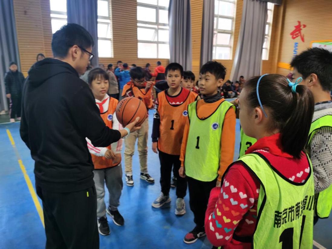 篮球嘉年华新闻稿_html_73e94e87.jpg