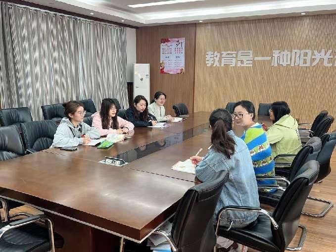 20230310 英语组集体备课-报道_html_m5c8f7947.jpg