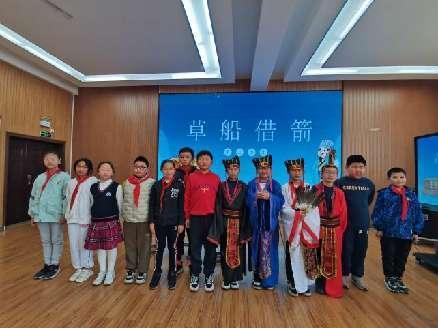 品读经典 演绎精彩——记南湾营小学五（2）班课本剧表演比赛_html_m550f2874.jpg