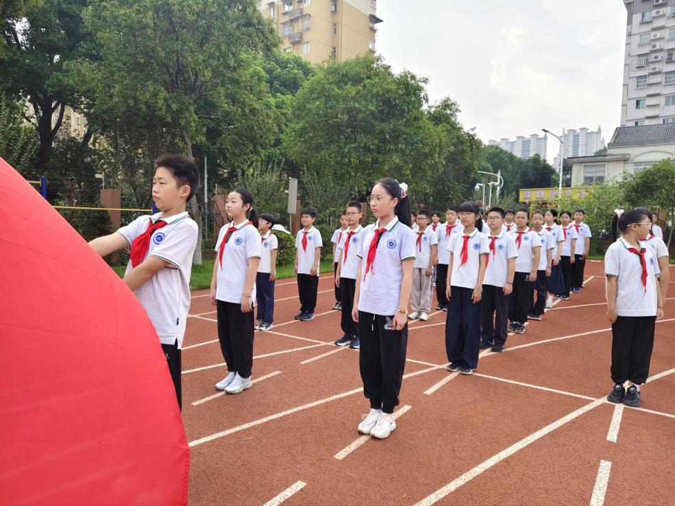 20250908第二周升旗仪式_html_783e0cd0.jpg