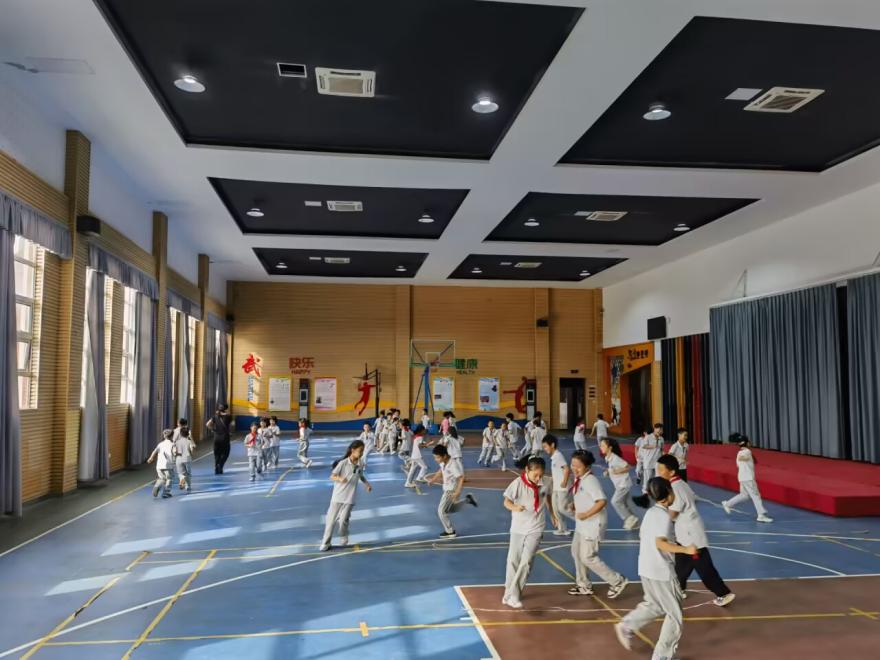 20240925体育课堂我创新，强健体魄享乐趣__——南湾营小学“童学课堂”系列研究课新闻稿_html_77187454.jpg