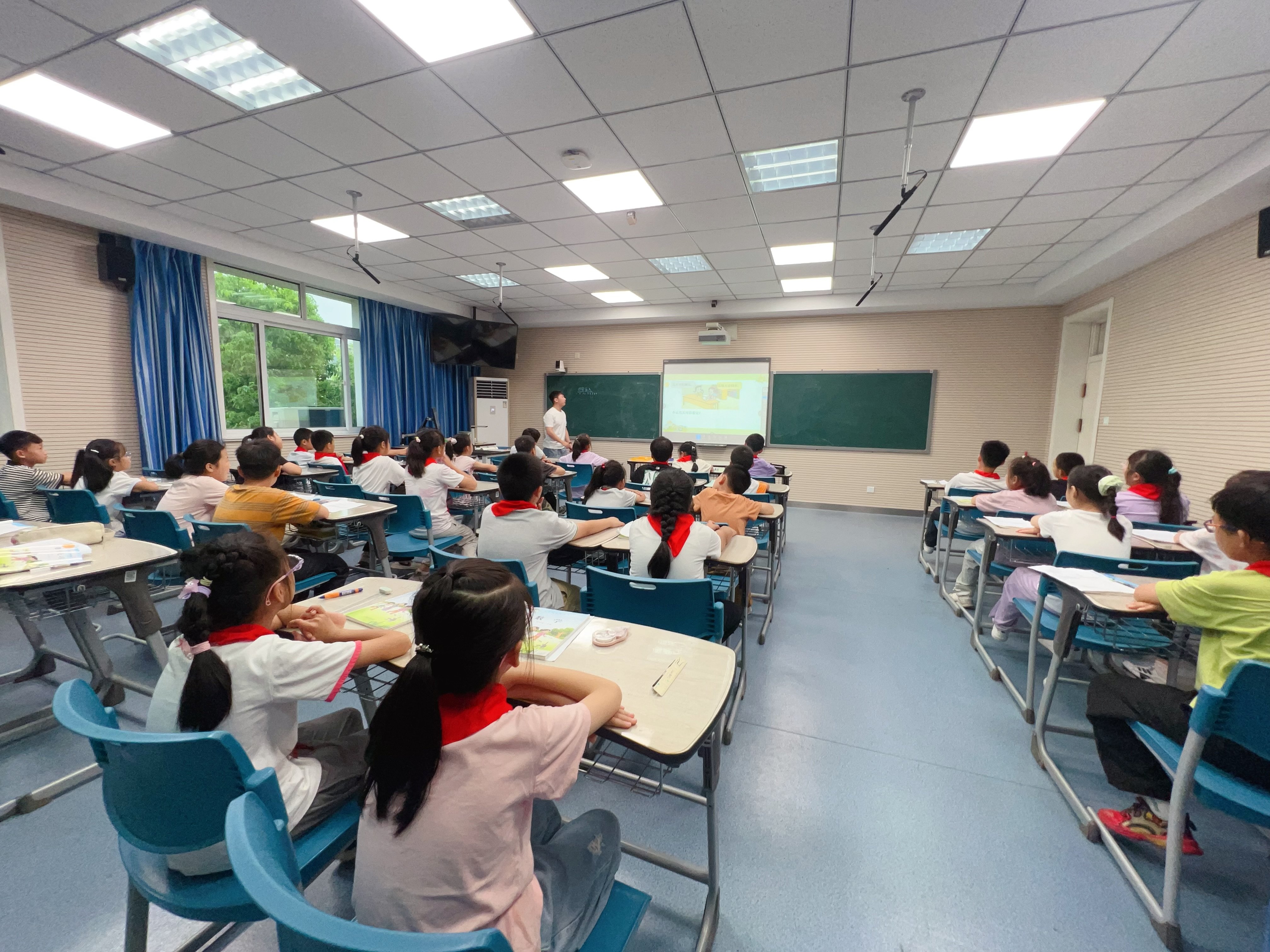 20240911数学组石子文童学课堂新闻稿_html_mec669d.jpg