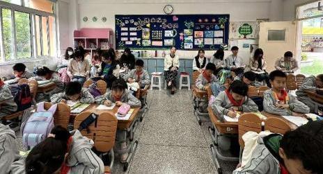 20230510秦利童学课堂报道_html_m7ff1af15.jpg