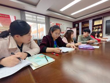 20230524数学组校本教研报道_html_m5fa0d61c.jpg