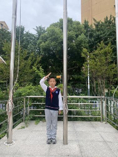 正视挫折 做一个健康的人——南京市南湾营小学2022-2023学年第二学期第16周升旗仪式_html_m11794fca.jpg