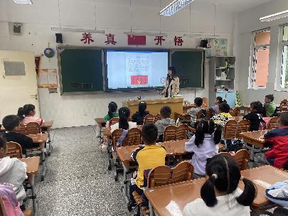 少先队学习1_html_m28cd7b1b.jpg