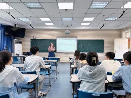 20230519青年教师研修班报道_html_m3394bfb0.jpg
