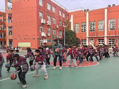 20241212篮球行进间运球新闻稿_html_7c95ecf7.jpg