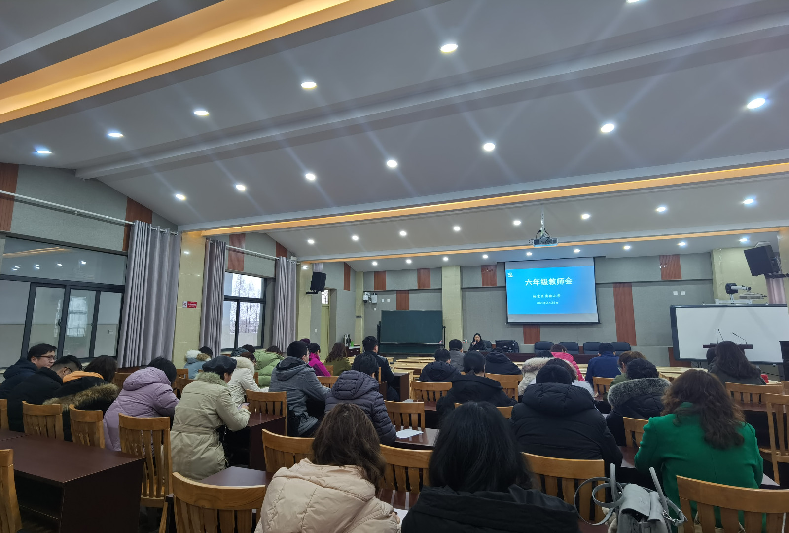 全体教师.jpg