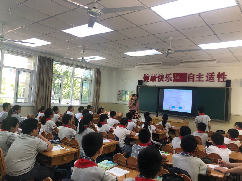 【灵美龙小】走进“深度教学”与名师共研