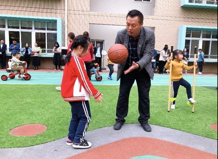 （乐动马幼）【家园心连心】半日陪伴，见证最美的成长——马群幼儿园第一分园大班家长开放日活动