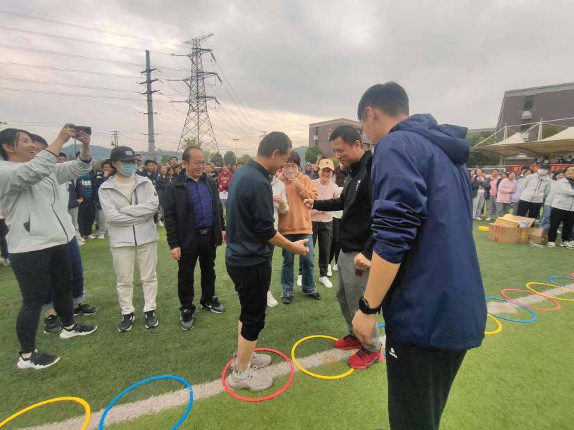 今天花中老师有点“high”_html_mb34b387.jpg