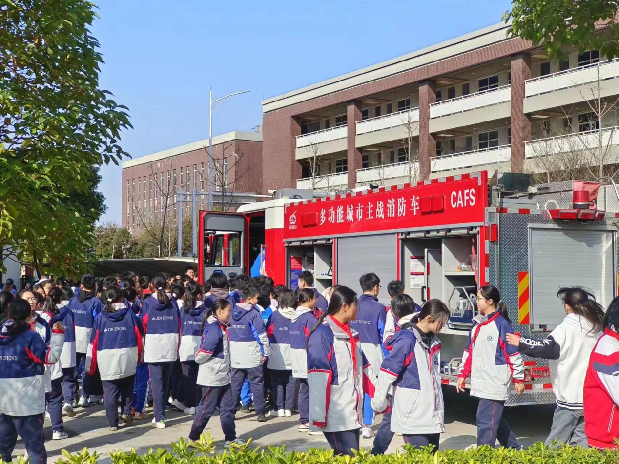 3.22消防演练活动新闻稿_html_m284724e4.jpg
