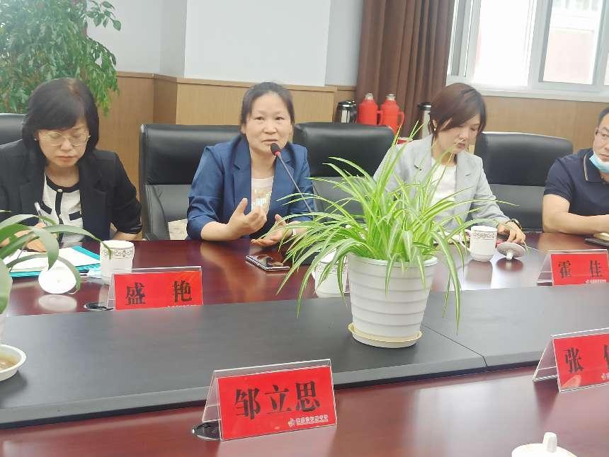 【臻美花中】“栖智荟·霞科行”——栖霞区政府副区长、科技镇长团团长韩淼一行莅临我校指导调研_html_6d6cda38.jpg