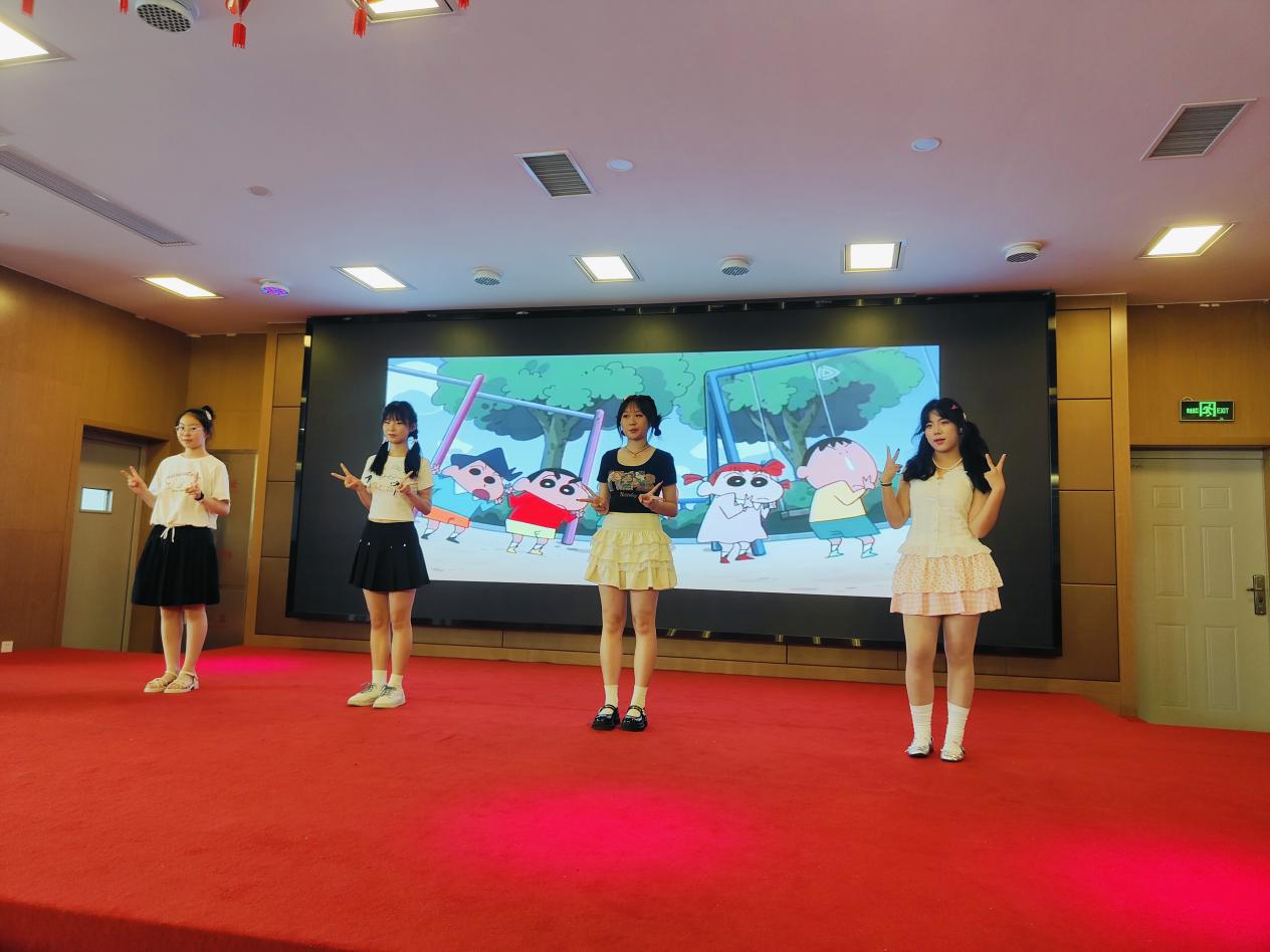 毕业典礼新闻稿_html_mb7aec7a.jpg