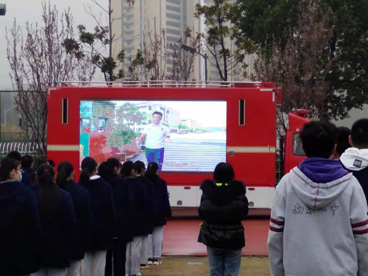 安全第一防震演练_html_c4993c5.jpg
