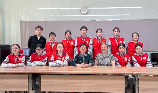 活动报道_html_5155f744.jpg