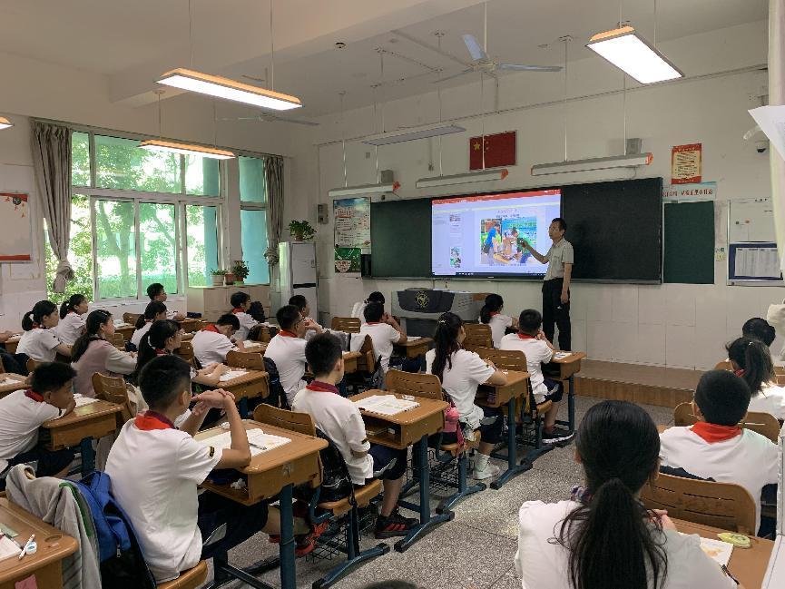 2022.9.1新学期、新起点、新气象——南京一中马群分校2022秋季学期顺利开学_html_m686093f9.jpg