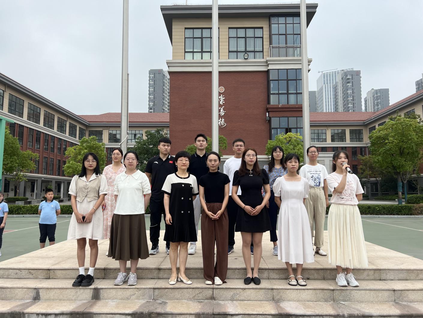 开学典礼新闻稿_html_aaf4b0d.jpg