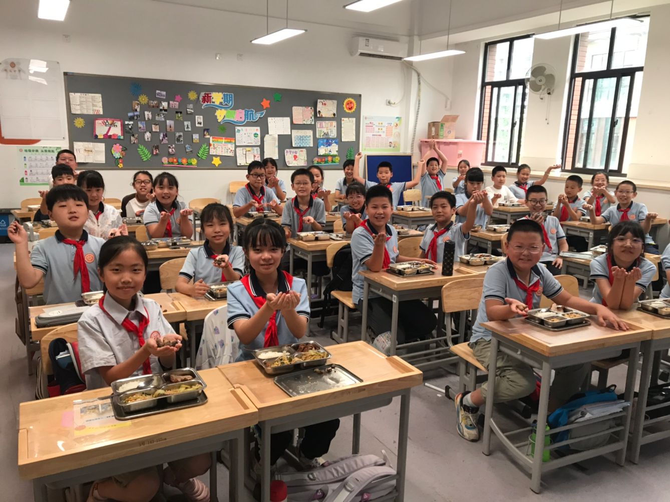 【陶娃爱劳动】秋日喜丰收  陶娃农活忙_html_m19b08a35.jpg