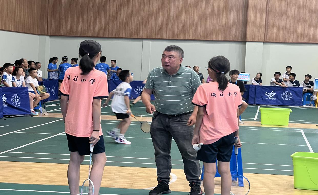 南京市青少年阳光体育节校园羽毛球比赛新闻_html_a6a31ce.jpg