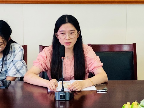 聚焦常规教育  促进习惯养成——一年级班主任工作例会新闻稿_html_m51a6037f.jpg