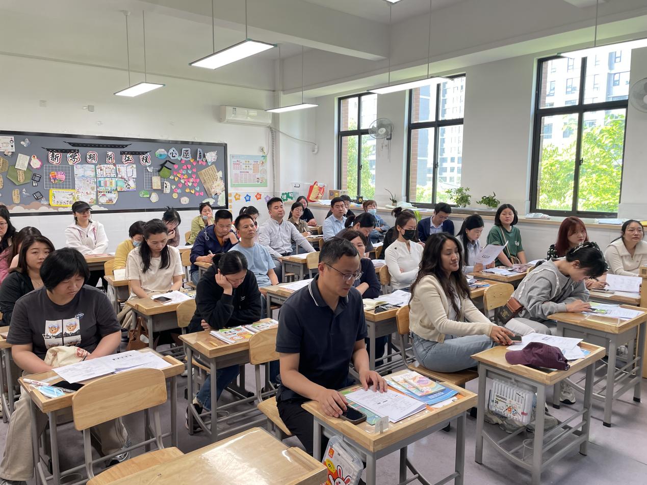 2025.4.25 2024-2025第二学期家长会新闻稿_html_m6c4c0ebe.jpg