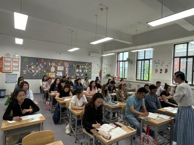 20240514期中家长会_html_m7e2ba377.jpg