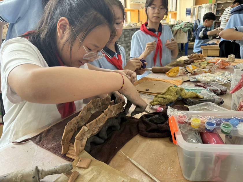 20240531陶乐童年 陶冶心灵 ——南京市晓庄小学陶艺特色课程展示暨研讨活动（二）_html_m65ed11e3.jpg