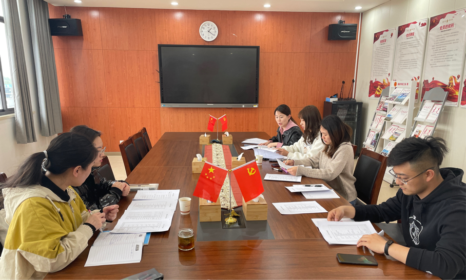 专业引领指方向 教研指导促成长——记南京市晓庄小学音乐校本教研活动_html_m6460d1e6.png