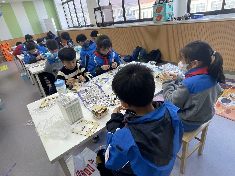 20231225科技模型竞赛_html_m65f4e01e.jpg
