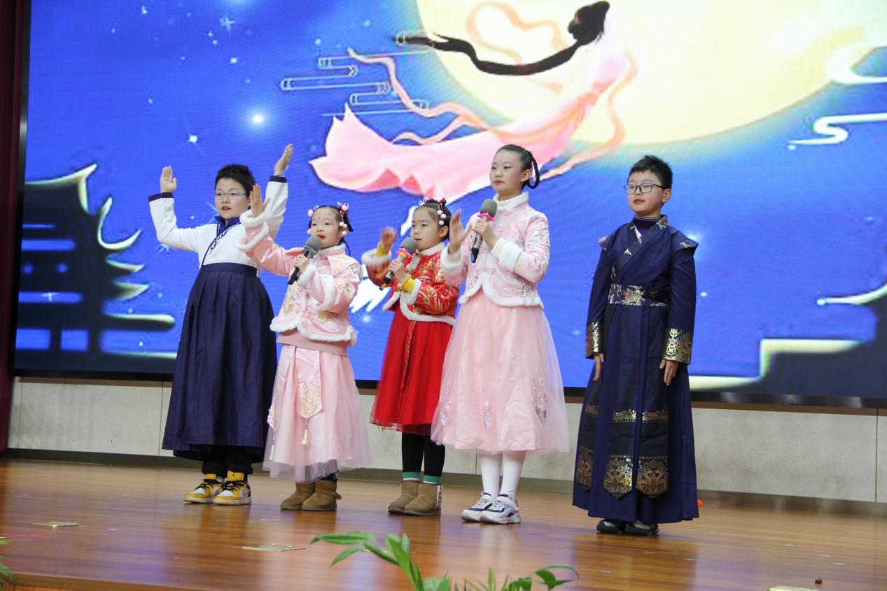 20240108-1篇品语言之精华  演故事之魅力_html_m6f78af68.jpg
