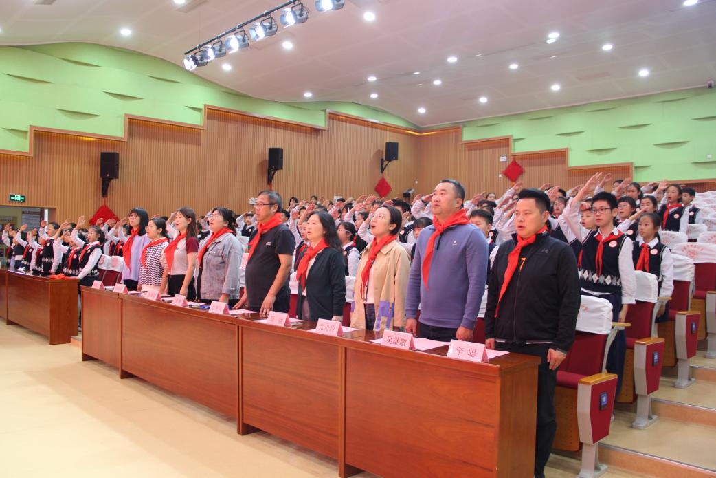 少代会新闻稿(1)_html_mafefb7.jpg