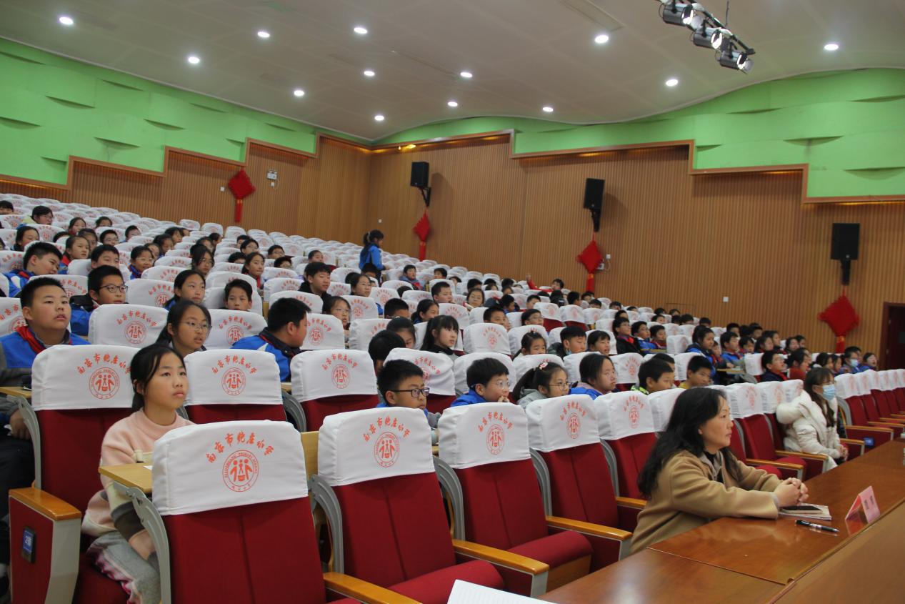 20231211学习劳模模范 争做时代新人_html_m568b399d.jpg