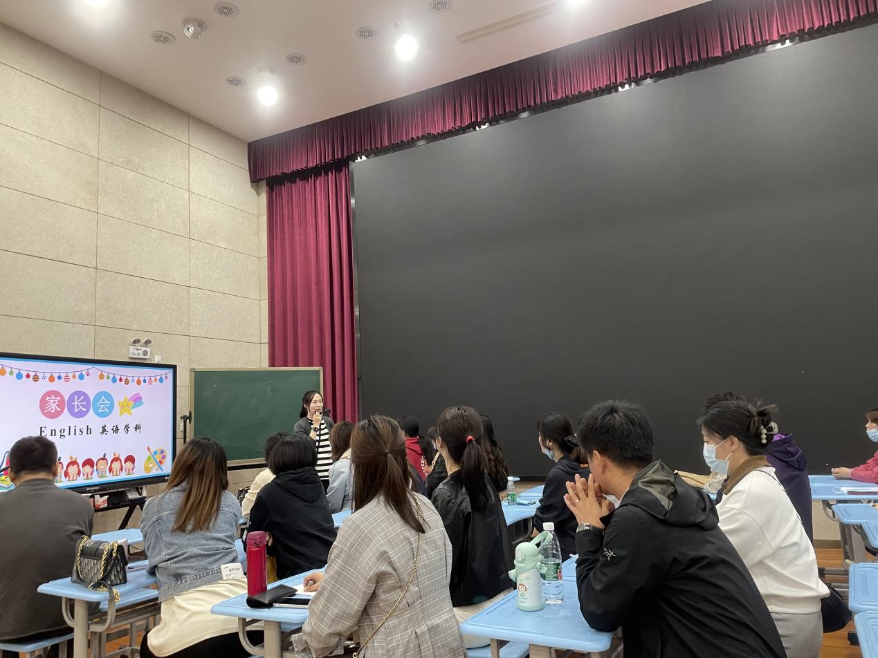 五年级家长开放日新闻稿_html_10729281.jpg