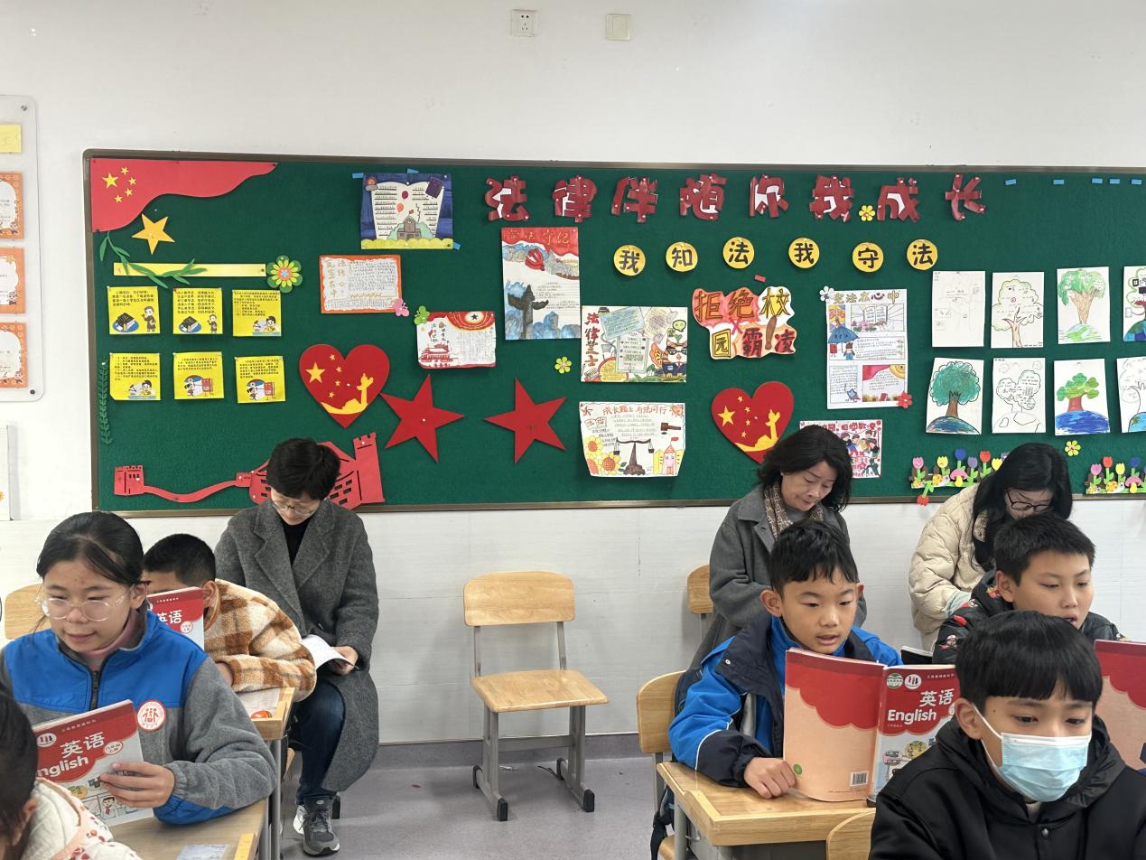 20241216活动报道：探究单元主题意义 共研单元整体教学（九）_html_2e1edc14.jpg