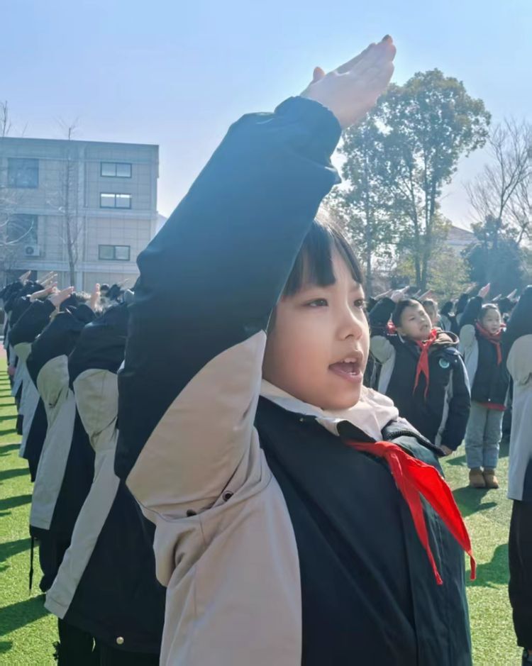 2.13“灵蛇迎春瑞气升，雅韵启航添锦绣”——记靖安小学春季开学典礼_html_1d759723.jpg