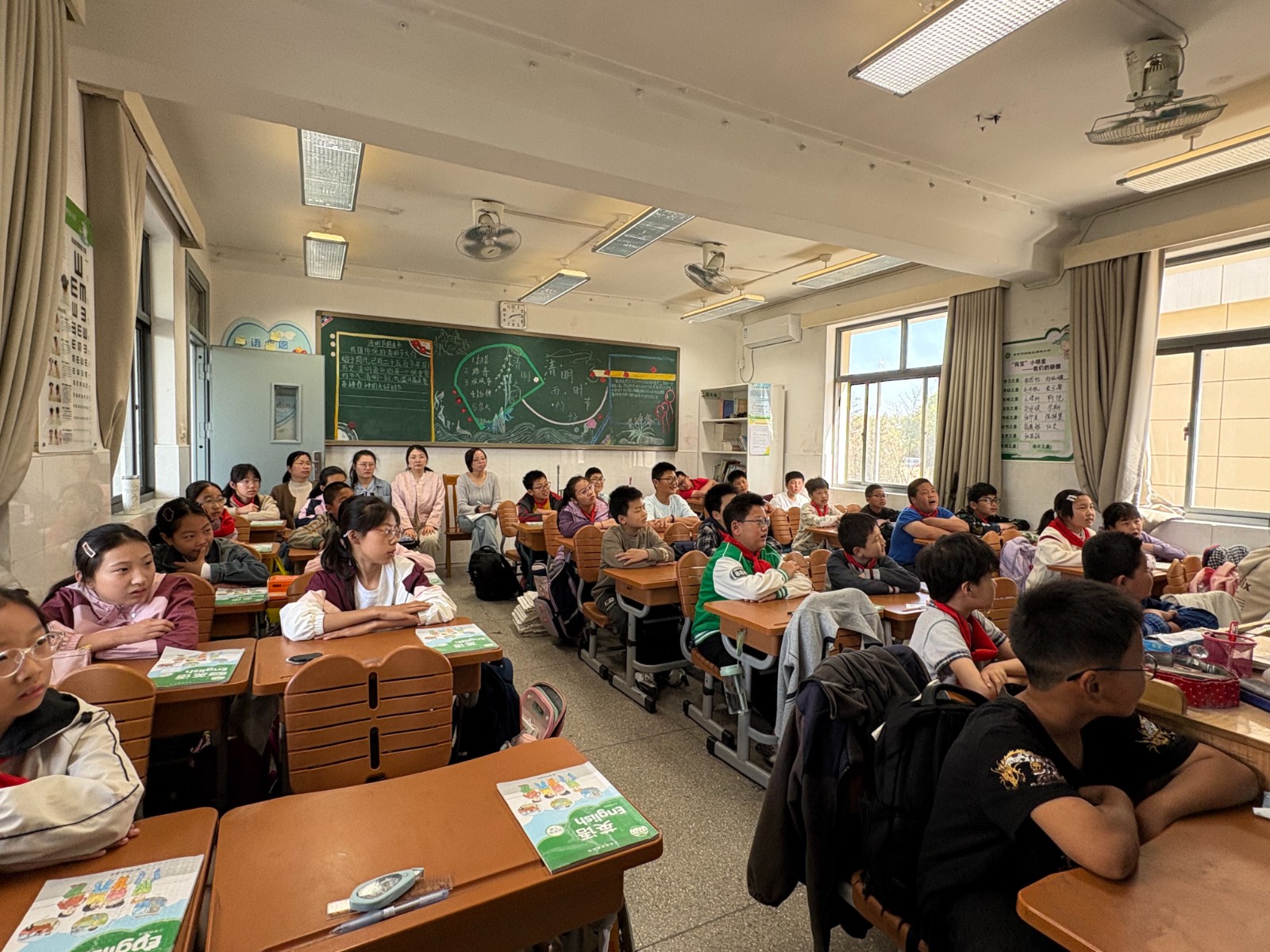 趣味教学点燃课堂活力，创新实践提升英语实效 ——靖安小学校本教研活动（三）
