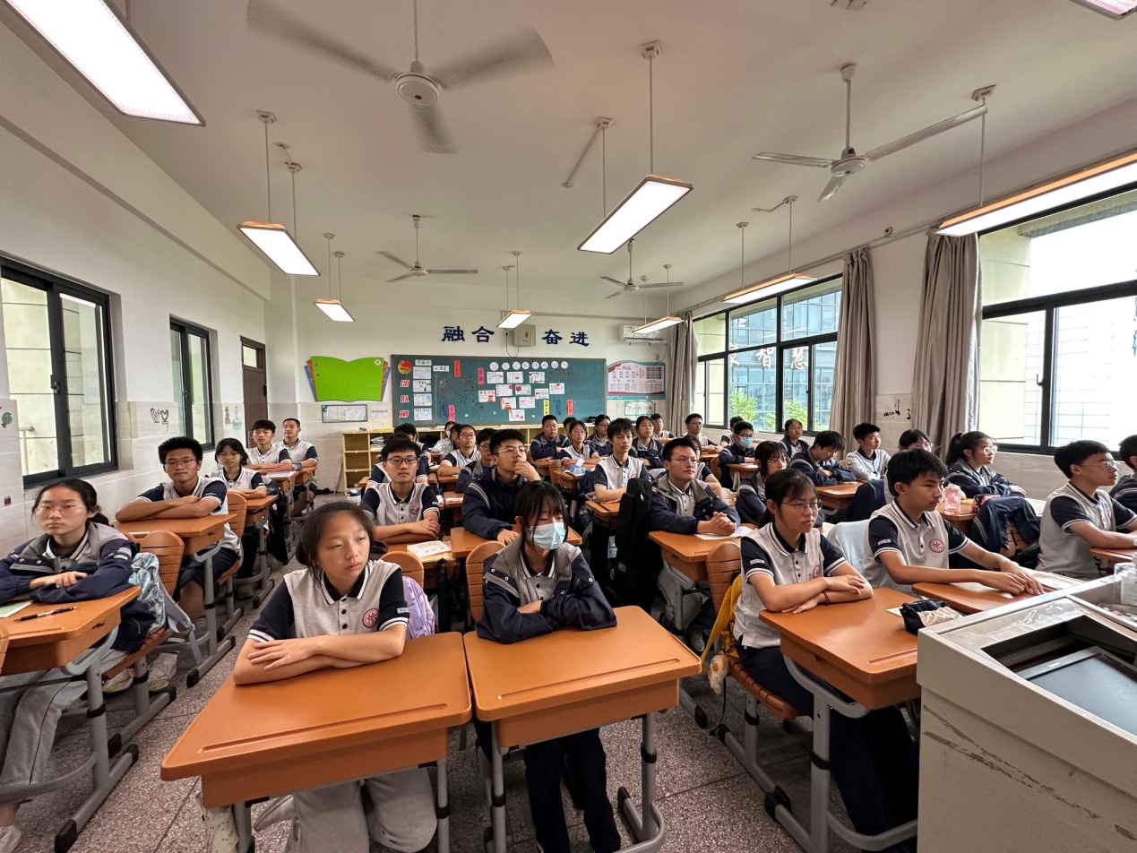 2023.6.30快乐暑假 安全通行——实初尧化开展散学典礼活动_html_m304ea861.jpg