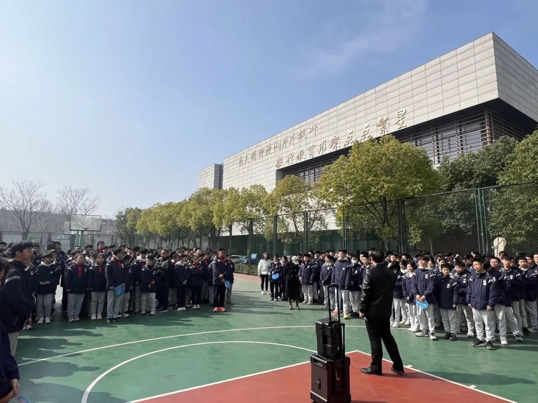 【融创德育】初晨励志   纪律为基——第四十七期   实初尧化晨勉_html_51837ad9.jpg