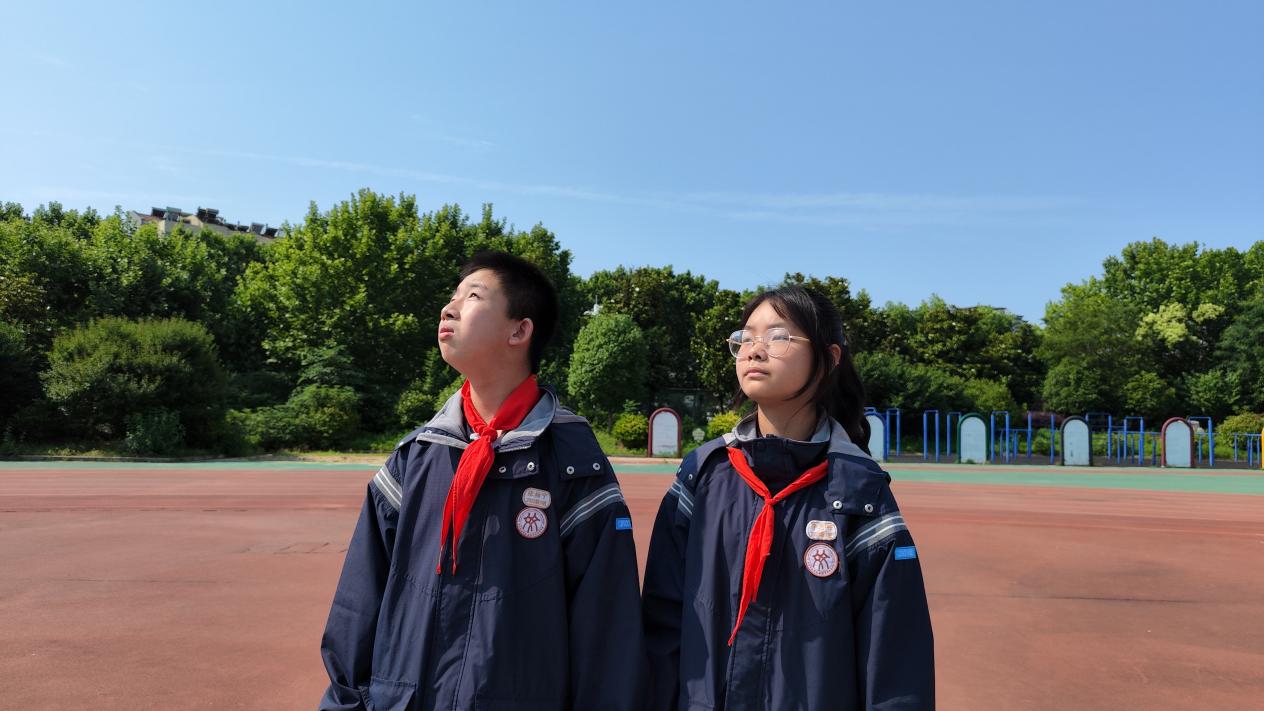 6.3升旗仪式报道(2)_html_18fa5d99.jpg