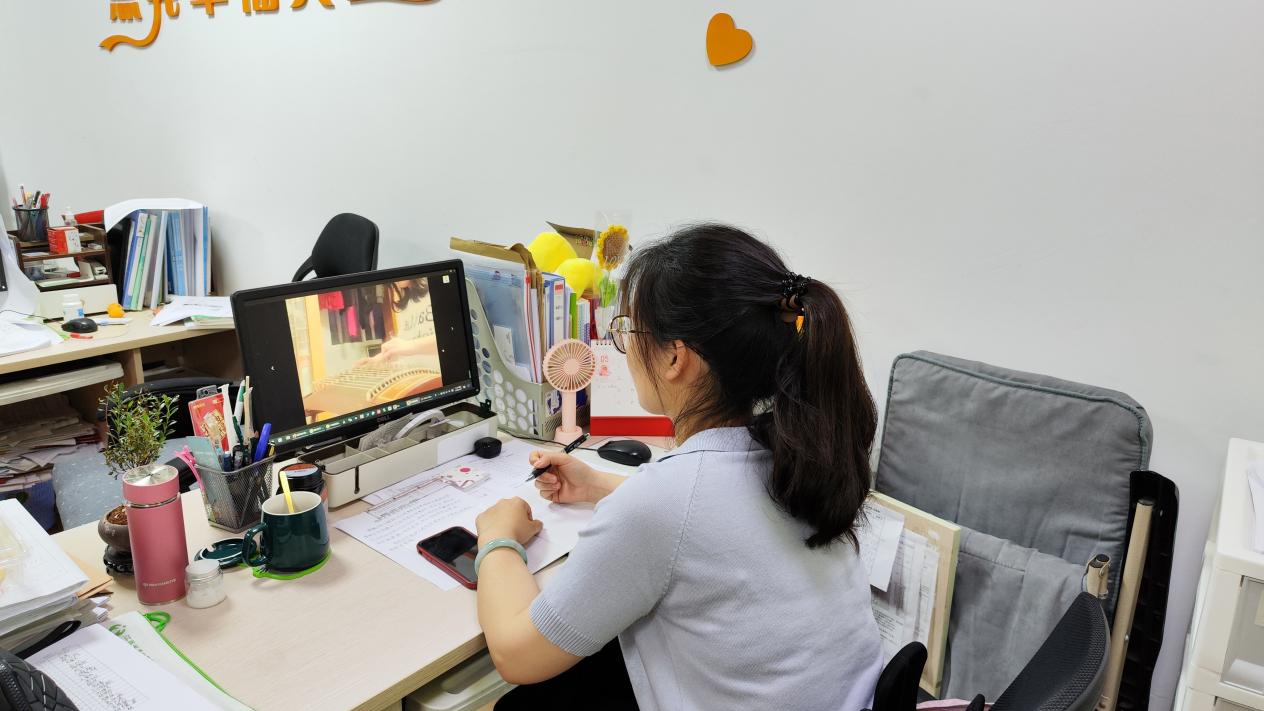 艺术节新闻稿_html_mfdc1270.jpg