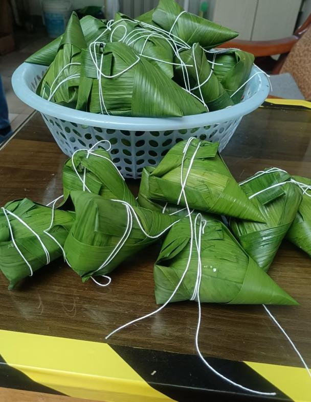 【融创德育】端午情浓 佳节共度—实初尧化庆端午主题系列活动_html_m4b0db078.jpg