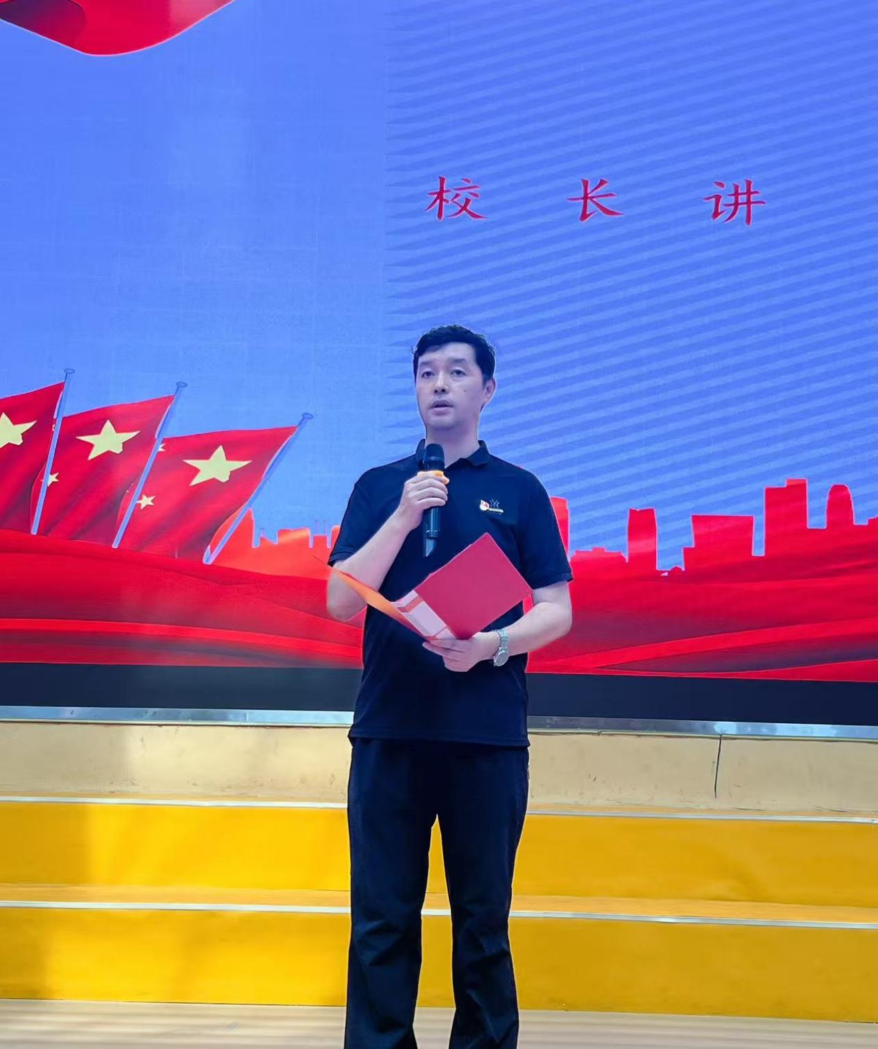 6.14青春仪式报道_html_m55d47fb3.jpg
