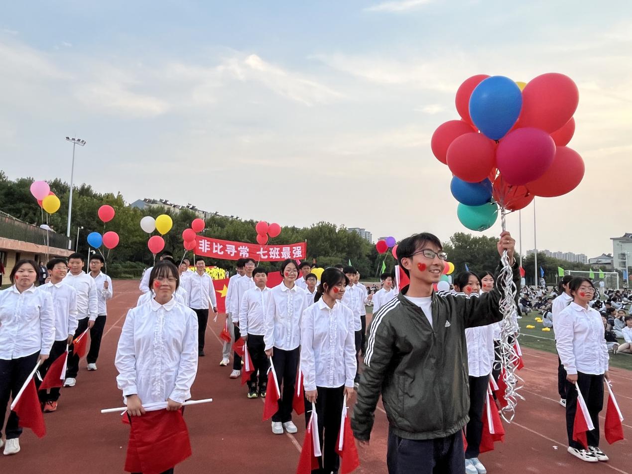 10.12 运动会_html_m1a99d30a.jpg