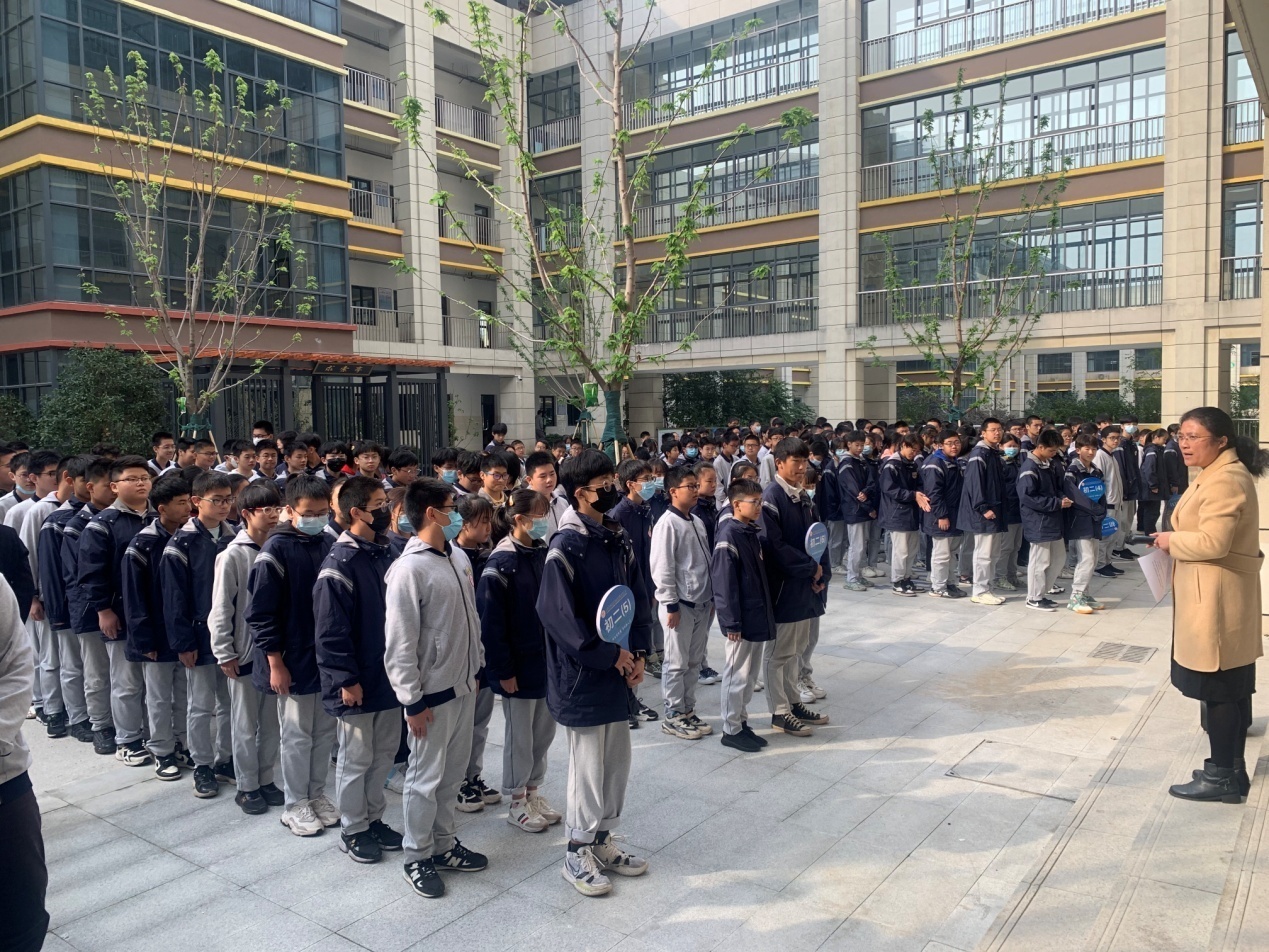2021.10.22勤勉向上 奋力前行——实初尧化晨勉系列活动一_html_4caeebfe.jpg