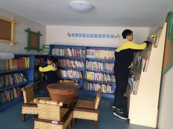 奉献服务周-六（3）班(1)_html_m4b4c86ba.jpg