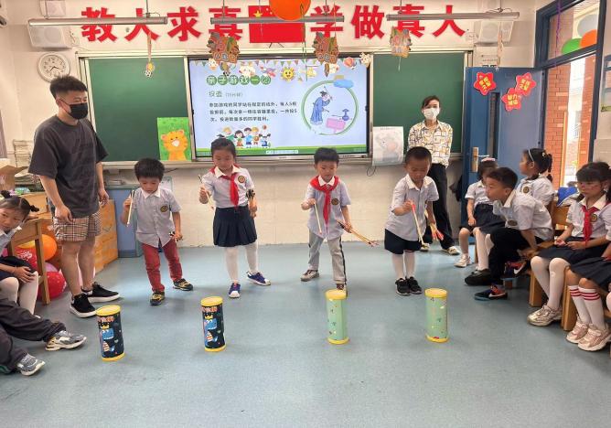 一2班“庆六一”游园活动报道_html_f6909e9.jpg