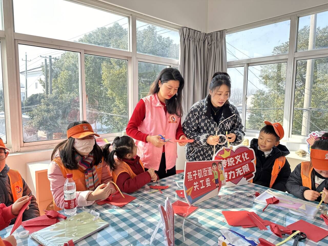 【家校社协同育人】 品民俗迎新春 忆传统寻年味儿_html_1ff4b79c.jpg